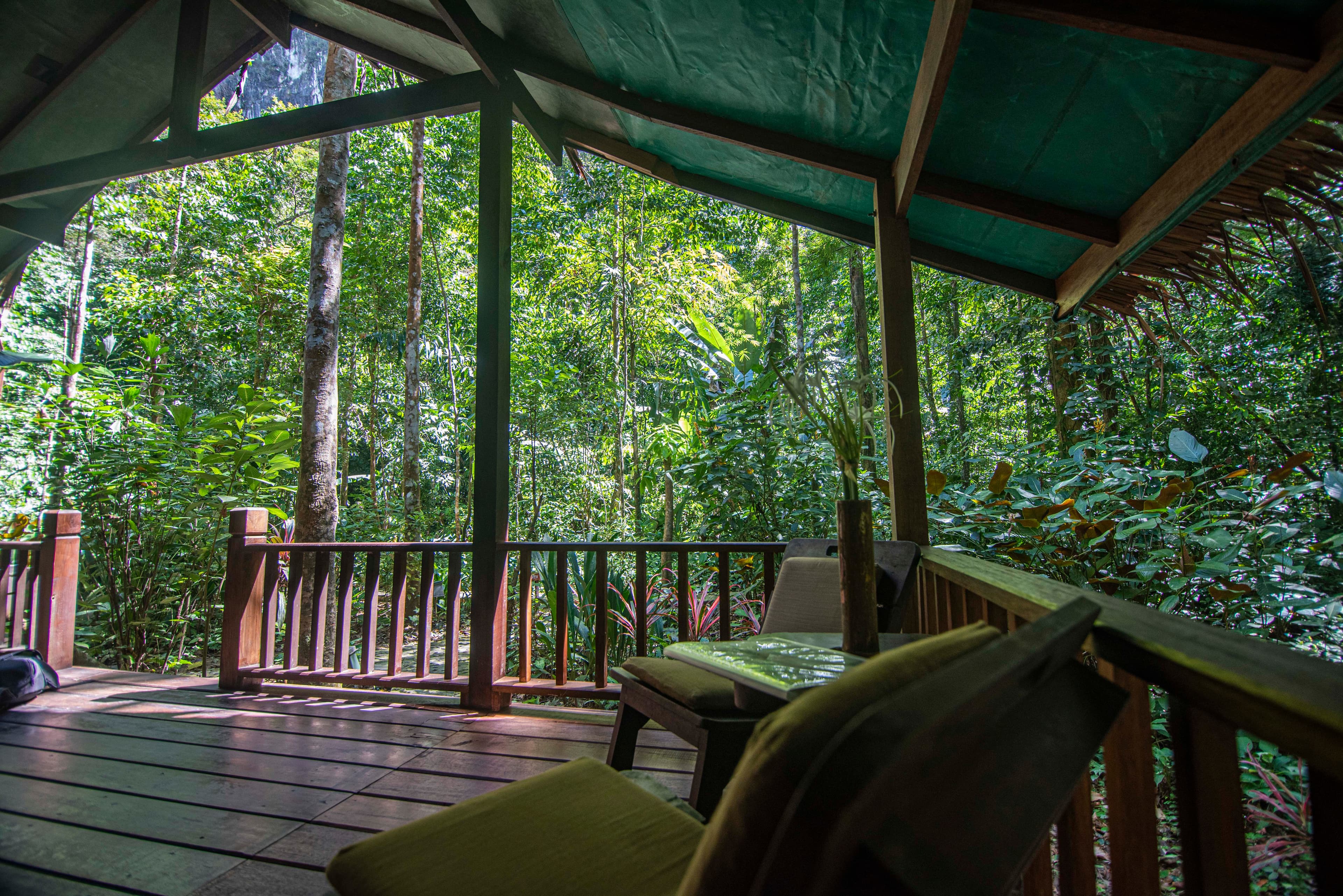 Nature bungalow deck