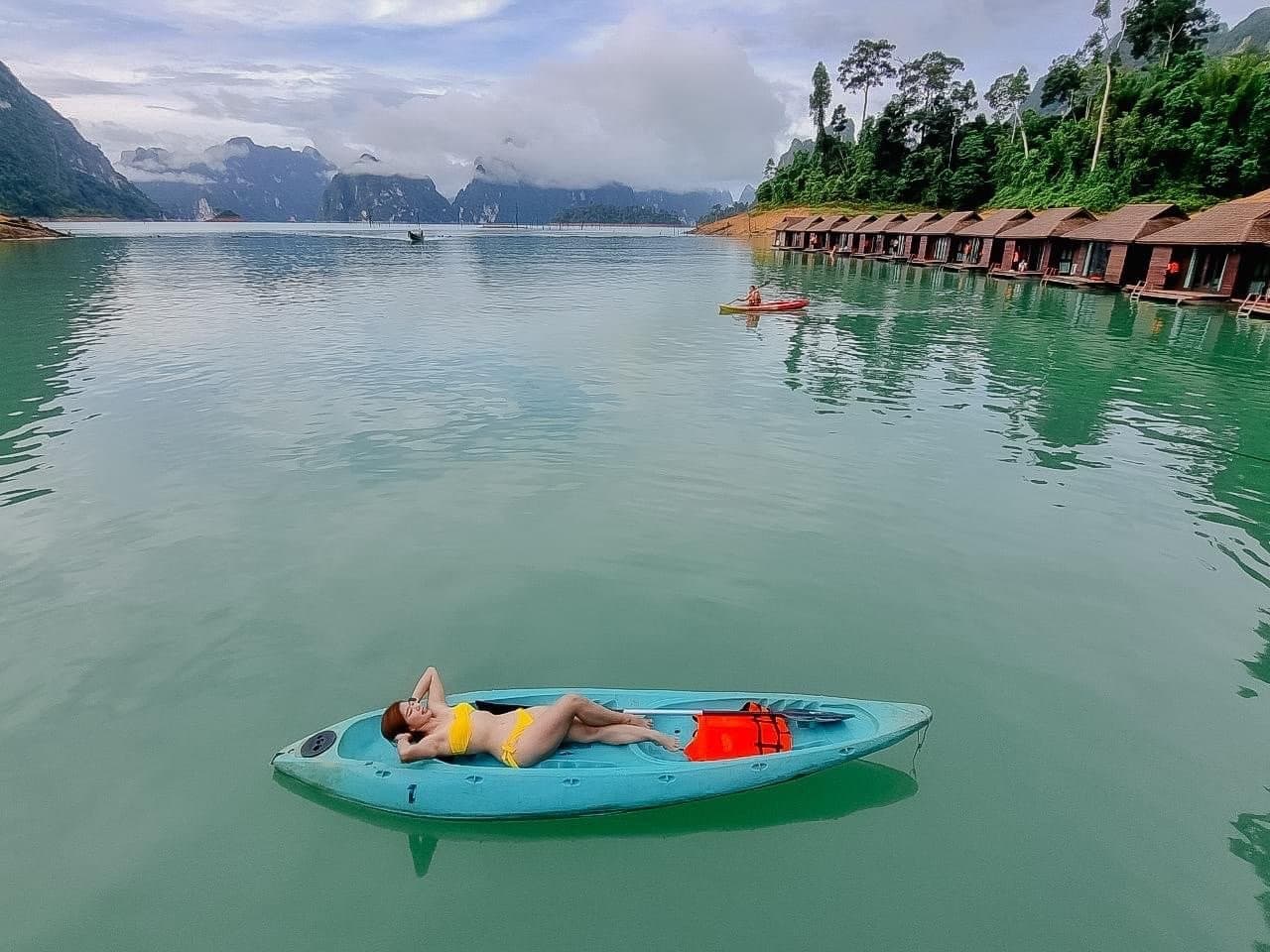 Kayaking on Cheow Larn lake