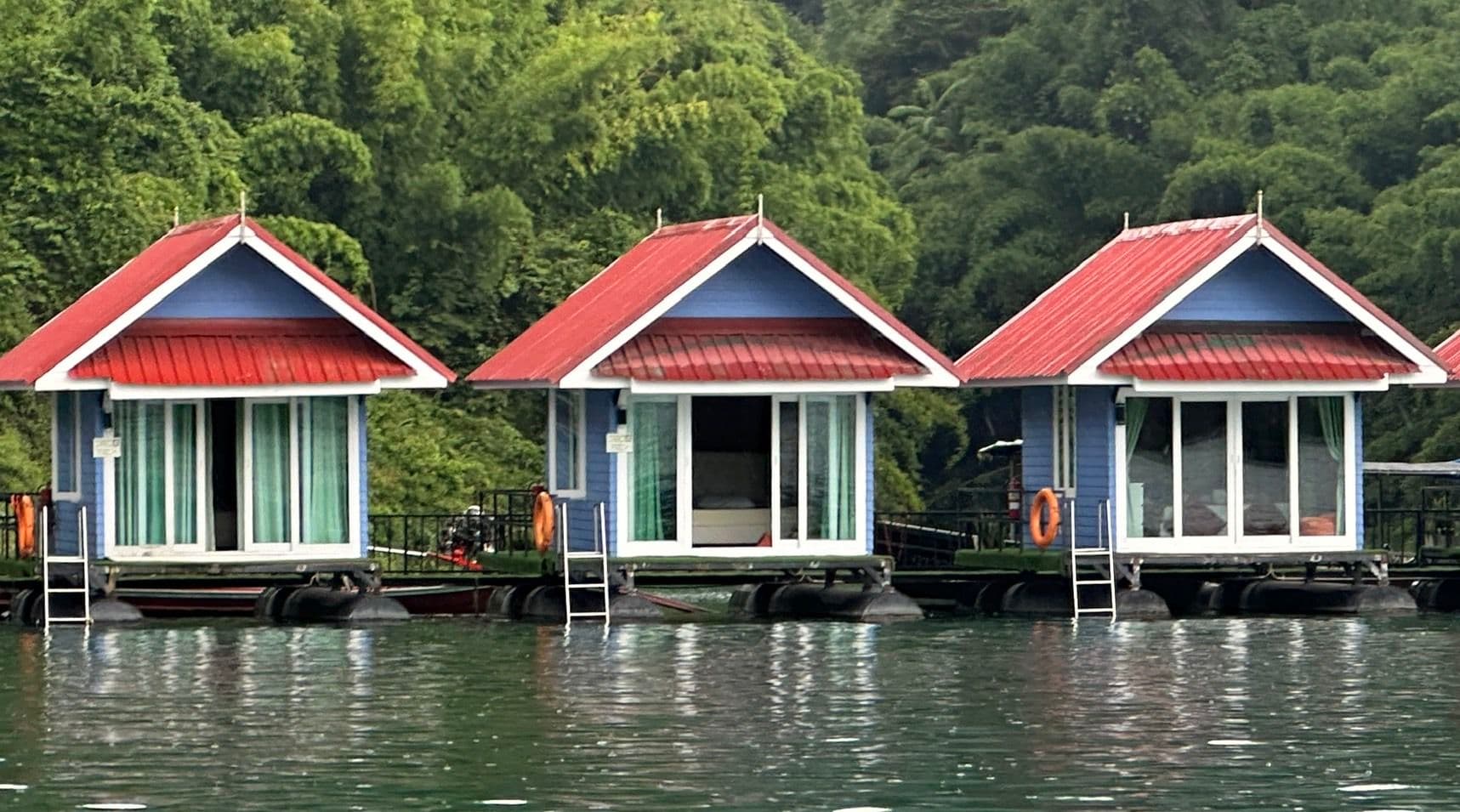 Raft houses on the lake