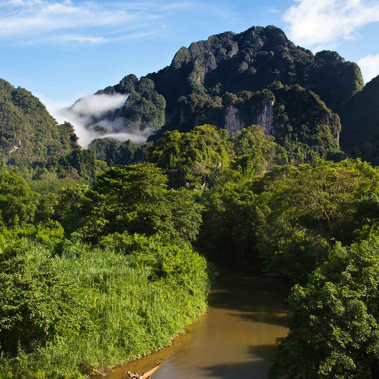 Khao Sok rover and karsts