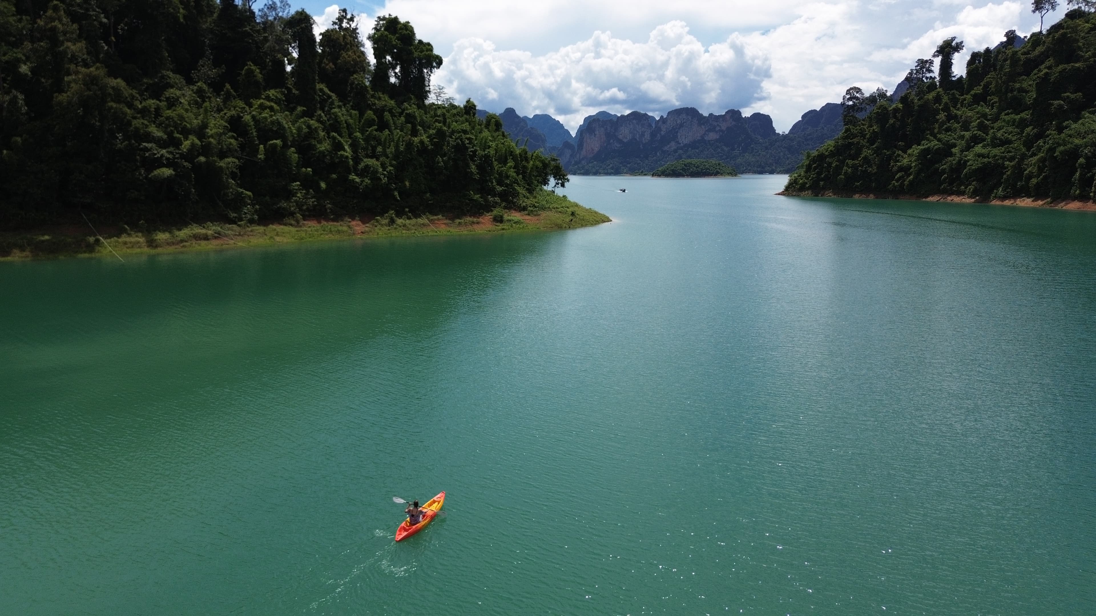 Kayaking at floating bungalows on Cheow Lan Lake